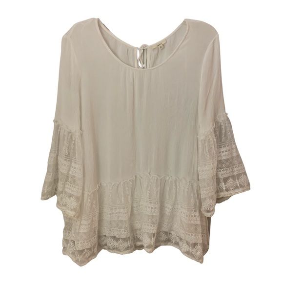 Easel White Flowy Shirt With Lace Sleeves and Trim - Picture 1 of 9
